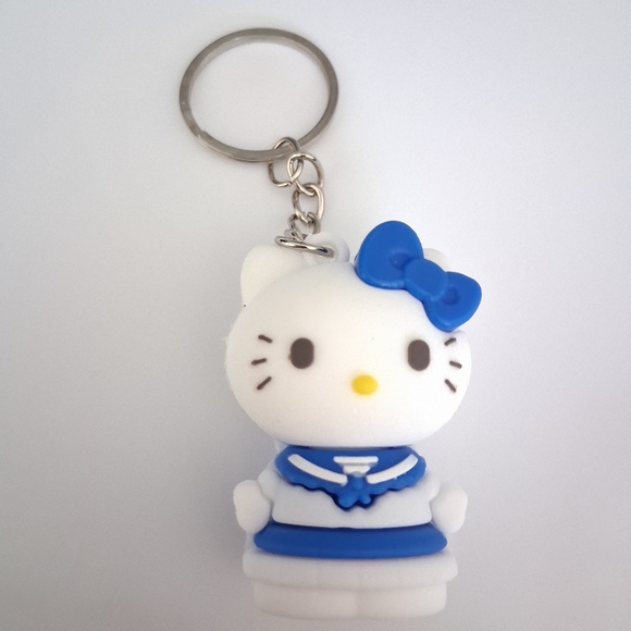 Hello Kitty Keychain - Picture 5 of 5